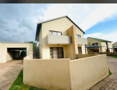 Townhouse For Rent In Tasbet Park Ext 1, Witbank