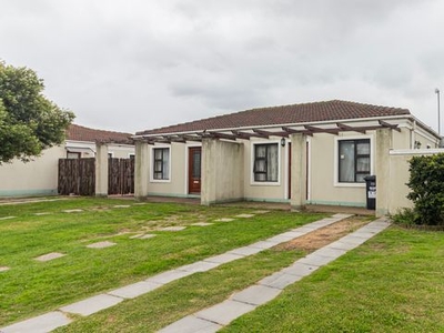 2 Bedroom Townhouse For Sale in Stellendale