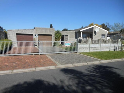 House For Sale In Bonnie Brae, Kraaifontein