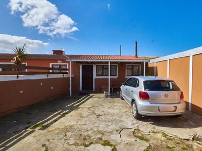 House For Sale In Steenberg, Cape Town