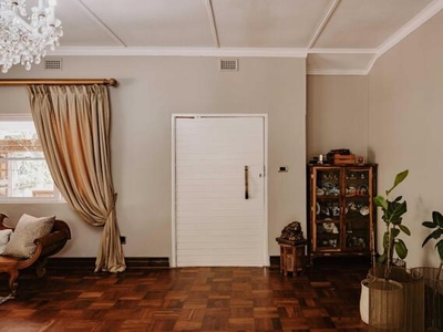 5.5 bedroom, Mount Edgecombe KwaZulu Natal N/A