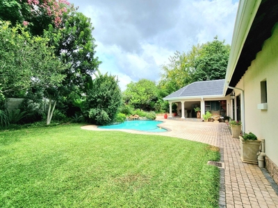 6 Bedroom House for sale in Modimolle