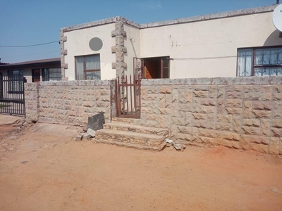 7 Bedroom House for sale in Kwaguqa