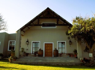 3 Bedroom farmhouse in Oudtshoorn Rural For Sale