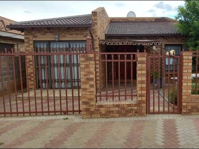 3 Bedroom Freehold For Sale in Grasslands