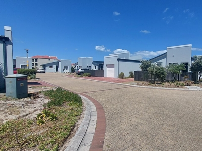 3 Bedroom Sectional Title To Let in Muizenberg