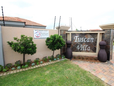 3 Bedroom Townhouse to rent in Baillie Park - Tuscan Villa, 22 Rooibok Street