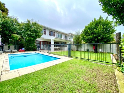 Newly Renovated 3 Bedroom Townhouse in Sought After Atholl!