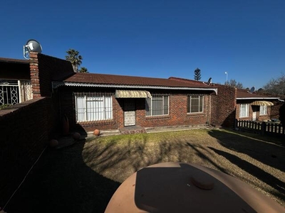 Townhouse For Sale In Meyerville, Standerton