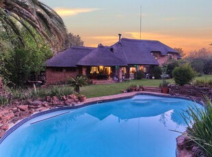 House For Sale in Zonnehoewe AH, Roodepoort