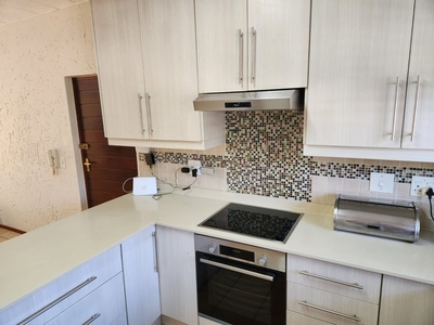 2 Bedroom Townhouse To Let in Sunninghill