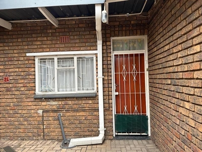Apartment in Kanonkop For Sale