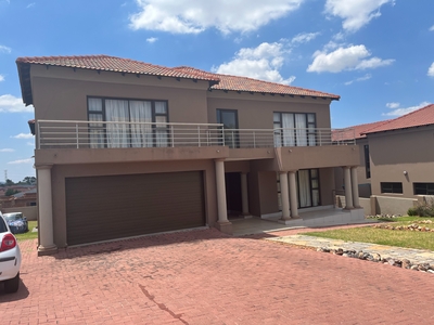 House For Sale in Magaliesberg Country Estate