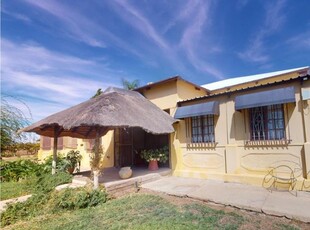 4 Bedroom smallholding for sale in Louisvale, Upington