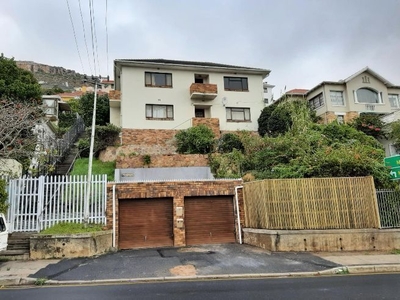 2 Bedroom Apartment / Flat to Rent in Fish Hoek, Cape Town City Centre | RentUncle