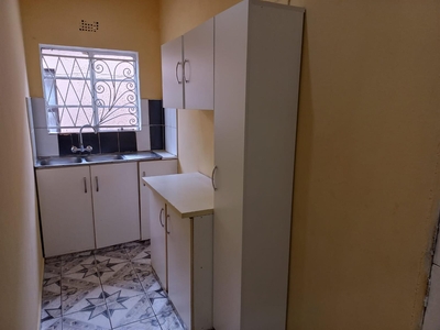 1 bedroom unit for rental in Lenasia