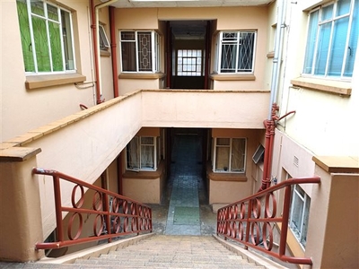 2 Bed Flat in Uitenhage Central
