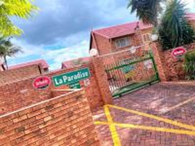 3 Bedroom Duplex to Rent in Garsfontein - Property to rent -