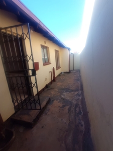 An Affordable 2Bed Home at Protea Glen