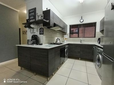 Apartment For Sale in Olivedale