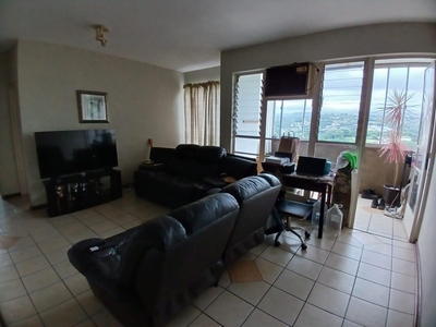 Apartment For Sale in Queensburgh