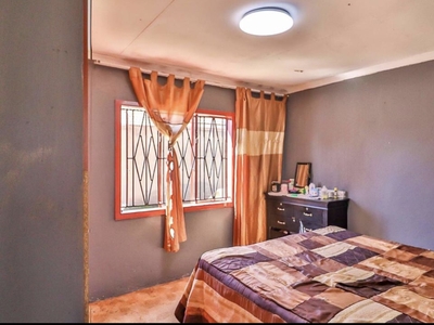 Chance to OWN 2 Bedroom House for Sale in Lenasia South