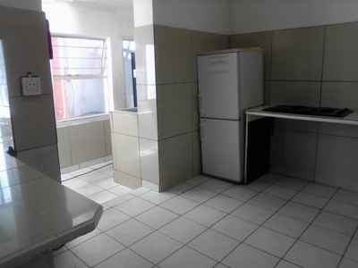 Cheaper rooms located in Rosebank for rent