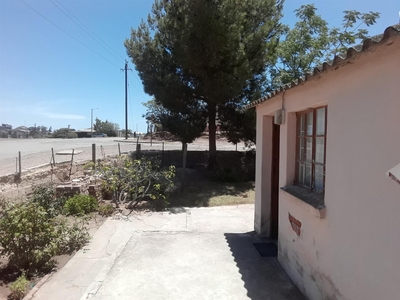 Cluster For Sale in Ladismith