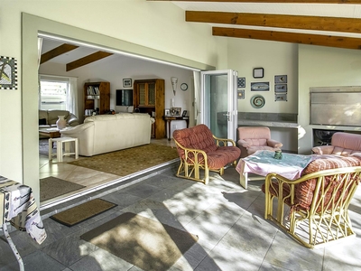 Comfortable, charming and welcoming home in Sedgefield, the Garden Route