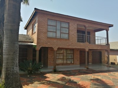 House For Sale in Eltivillas