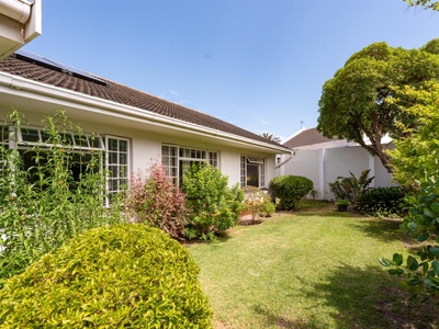 House For Sale in Fish Hoek