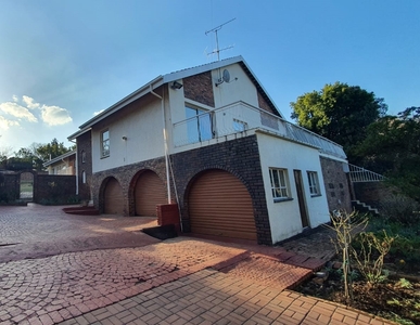 House For Sale in Kloofendal