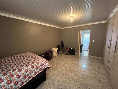House For Sale in Mohlakeng