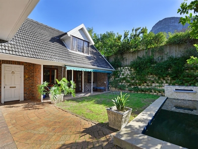 House For Sale in Newlands