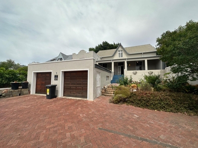 House For Sale in Paarl Central