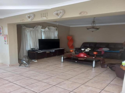 House For Sale in Quellerie Park