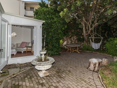 House For Sale in Rondebosch Village