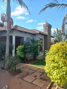 House For Sale in Serala View