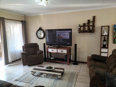 House For Sale in Stonehenge Ext 6