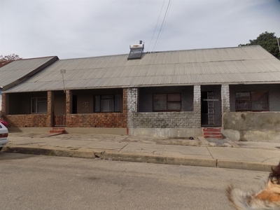 House For Sale in Uitenhage Central