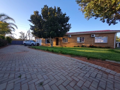House For Sale in Vredendal