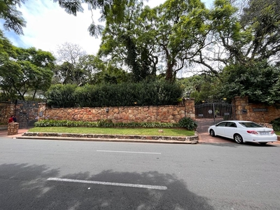 HOUSE IN HOUGHTON ESTATE, GAUTENG GOING ON AUCTION