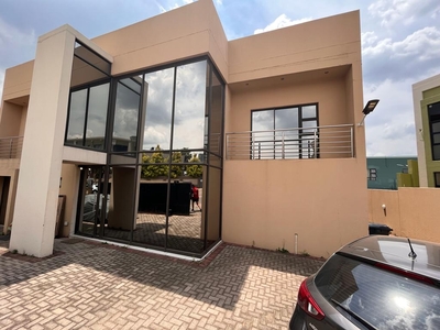 HOUSE IN ORMONDE, GAUTENG GOING ON AUCTION