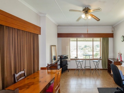 House-mate wanted - single, female professional/ post-grad, Carrington Heights