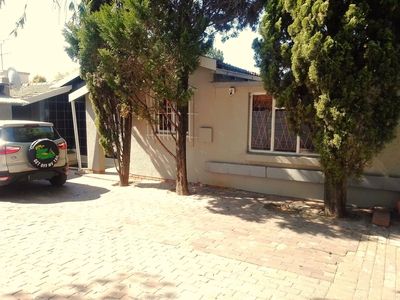 House Rental Monthly in Bloubosrand
