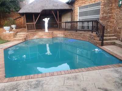 House to rent in Rangeview, Krugersdorp (15kw solar)