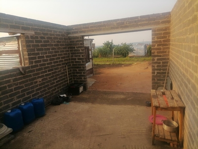I am selling my 6 room house, 30 by 40 stand Soshanguve ext 19