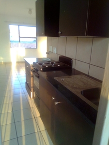 I m looking for some one to share the flat with it is clean and neart, 24/7 seri