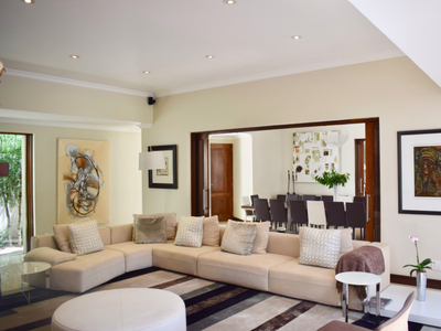 LUXURY FAMILY HOME IN HURLINGHAM ON AUCTION