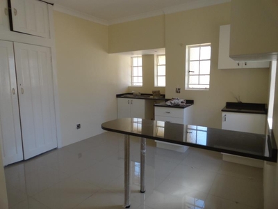 Oaklands Large 3 bed Apartment